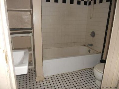 28 Trinity Place, Albany, NY 12202 - photo 5