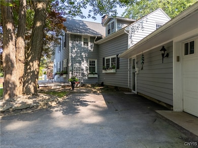 81 W Genesee St, Skaneateles, NY 13152 - photo 4