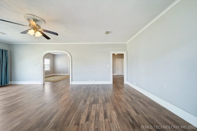 1225 S Delaware Ave, Okmulgee, OK 74447 - photo 3