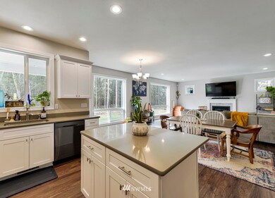 14229 Rainier View Dr SE, Yelm, WA 98597 - photo 5