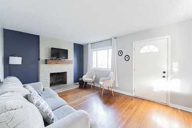 873 Chestershire Rd, Columbus, OH 43204 - photo 6