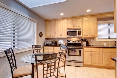 183 Cross Slope Ct unit A, Manalapan, NJ 07726 - photo 3