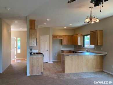 1628 S 7th St, Independence, OR 97351 - photo 3