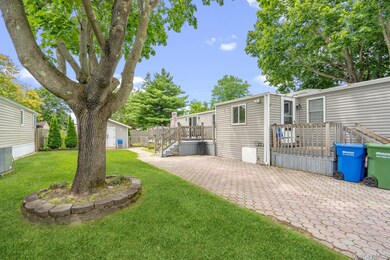 20 Betsy Ross Dr, Bohemia, NY 11716 - photo 2