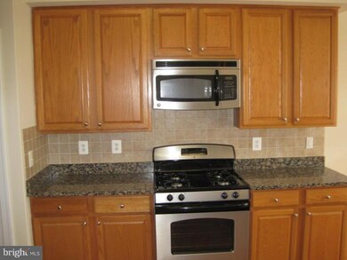 2476 Curie Ct unit 11, Herndon, VA 20171 - photo 3