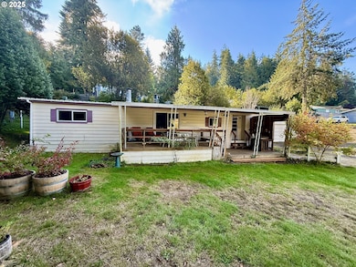 1938 Maryland Ave, Myrtle Point, OR 97458 - photo 4