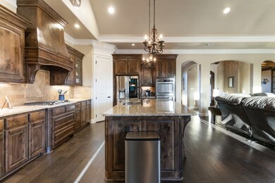 209 Martin Dr, Granbury, TX 76049 - photo 2