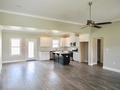 Kitchen/Dining