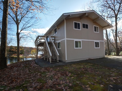 805 Widgeon Ct, Hawley, PA 18428 - photo 2