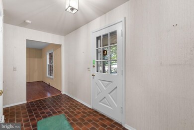 11111 Lamplighter Ln, Potomac, MD 20854 - photo 4