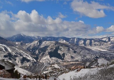 Big mountain views from many rooms in th