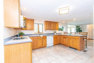 28 Bonnie Ave, Dracut, MA 01826 - photo 7