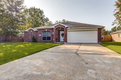 3207 Fox Run Dr, Alvin, TX 77511 - photo 3