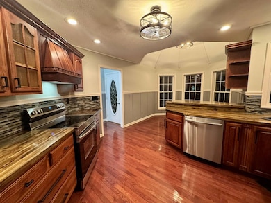 161 Cromwell Estates Rd, Clendenin, WV 25045 - photo 4