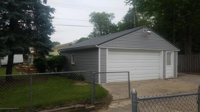 2 CAR GARAGE