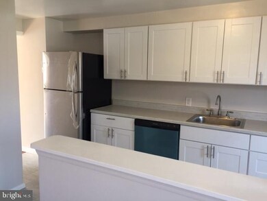 936 Circle Dr, Halethorpe, MD 21227 - photo 7