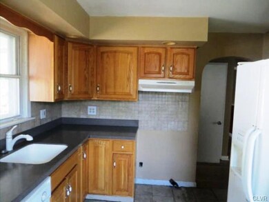 320 S Leh St, Allentown, PA 18104 - photo 5