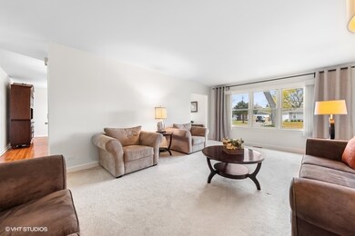 3802 Bobwhite Ln, Rolling Meadows, IL 60008 - photo 4