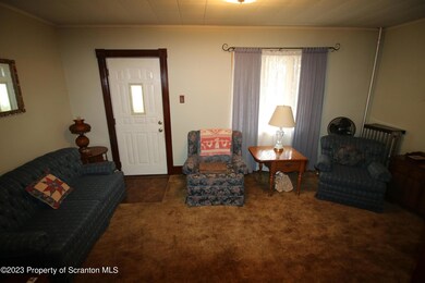 627 Throop St, Dunmore, PA 18512 - photo 5