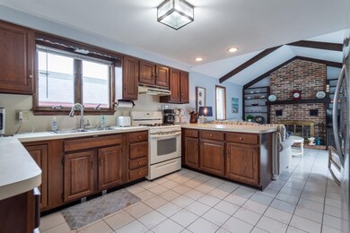 545 Hudson St, Seabrook, NH 03874 - photo 7