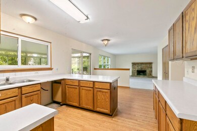 811 Glacier Pkwy, Algonquin, IL 60102 - photo 6