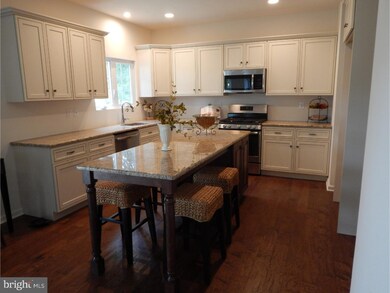 537 White Pine Rd, Columbus, NJ 08022 - photo 4