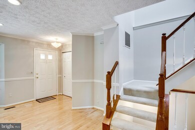 3719 Mazewood Ln, Fairfax, VA 22033 - photo 5