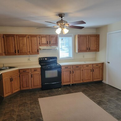 861 Lake St unit 2A, Bristol, NH 03222 - photo 5