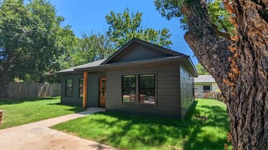 1910 W Washington St, Denison, TX 75020 - photo 2