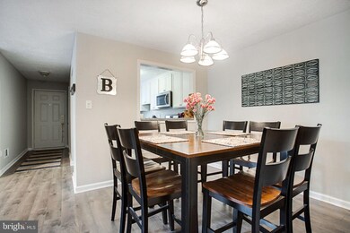 10032 Oakton Terrace Rd, Oakton, VA 22124 - photo 6