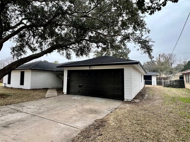 3417 Lanarkshire St, Bay City, TX 77414 - photo 3
