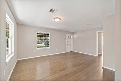 7638 Thurow St, Houston, TX 77087 - photo 5