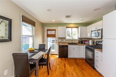 House 2 Kitchen