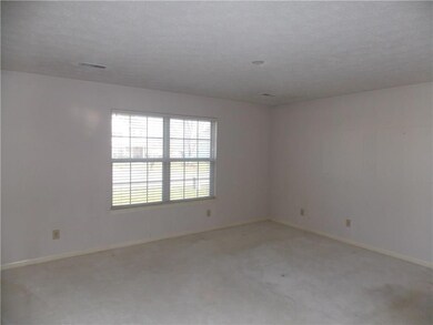 12992 Dellinger Dr, Fishers, IN 46038 - photo 3