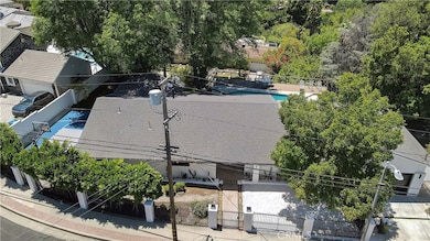 17072 Oak View Dr, Encino, CA 91436 - photo 2