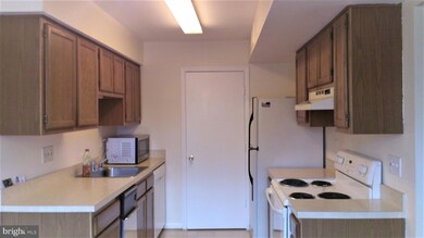 4 Normandy Square Ct unit 2BF, Silver Spring, MD 20906 - photo 2