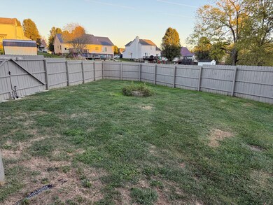 906 Birch Ct, Maysville, KY 41056 - photo 3