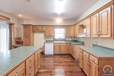 2848 SW Indian Hills Rd, Topeka, KS 66614 - photo 6