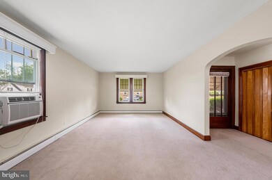 213 N Charles St, Charles Town, WV 25414 - photo 4