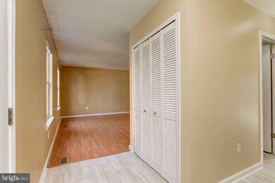 11 Ben Woods Ct, Catonsville, MD 21228 - photo 4