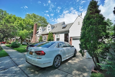 267 Locust Ave, Staten Island, NY 10306 - photo 3