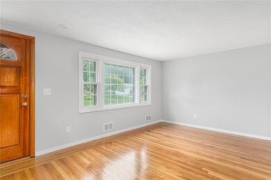 17 Bowman Dr, Warwick, RI 02889 - photo 2