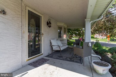 330 E Manoa Rd, Havertown, PA 19083 - photo 4