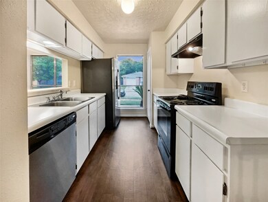 7807 Winehill Ln, Houston, TX 77040 - photo 6