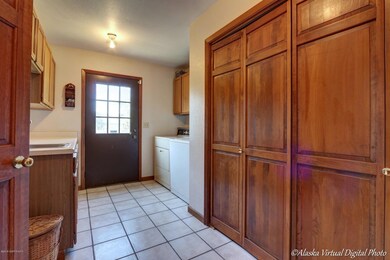 Laundry:Mud Room
