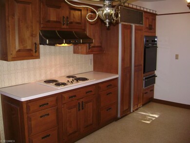 Buillt in convection oven with warming tray, subze