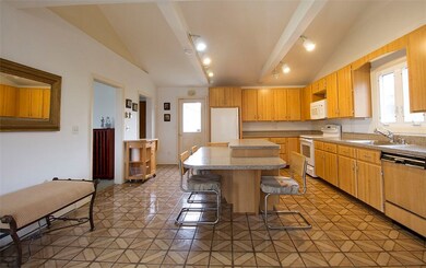 9 Osage Dr, Middletown, RI 02842 - photo 5