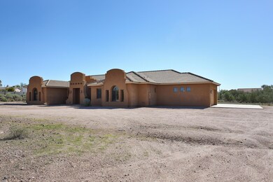 Front w/Garage