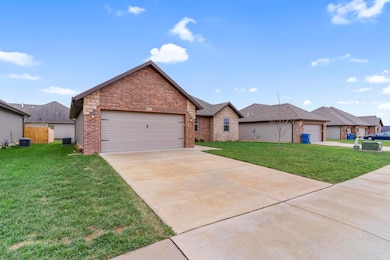 876 E Ozark Jubilee Rd, Nixa, MO 65714 - photo 2