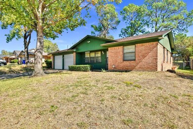 706 S Hyde Park Ave, Denison, TX 75020 - photo 3